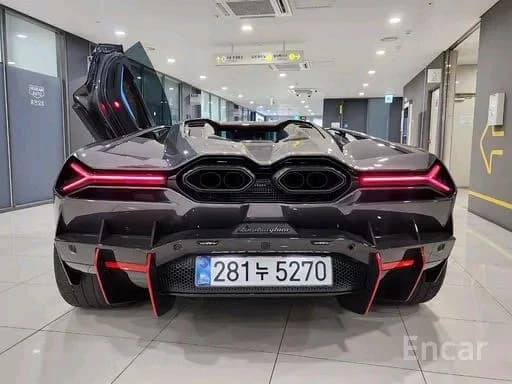 Lamborghini Revuelto 2026 — 4