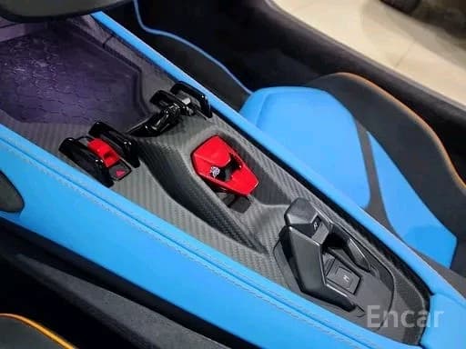 Lamborghini Revuelto 2026 — 7