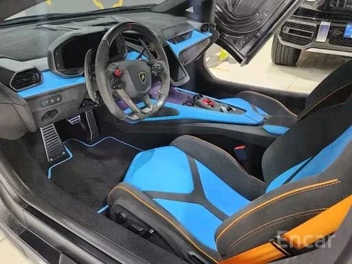 Lamborghini Revuelto 2026 — 8