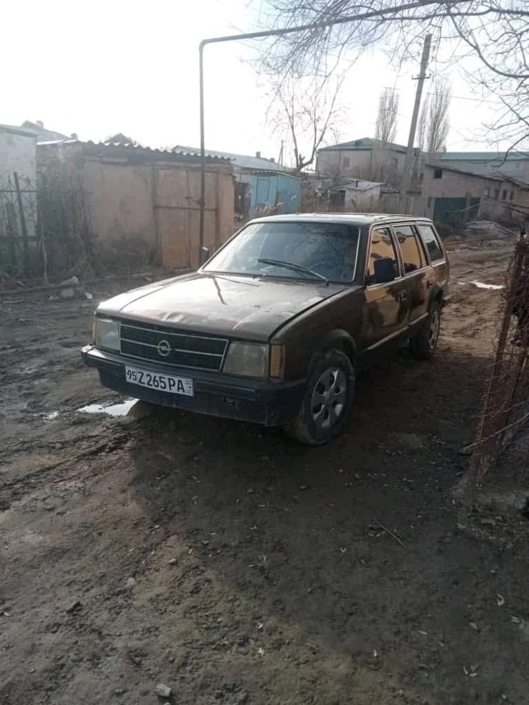 Opel Kadett 1989 — 2