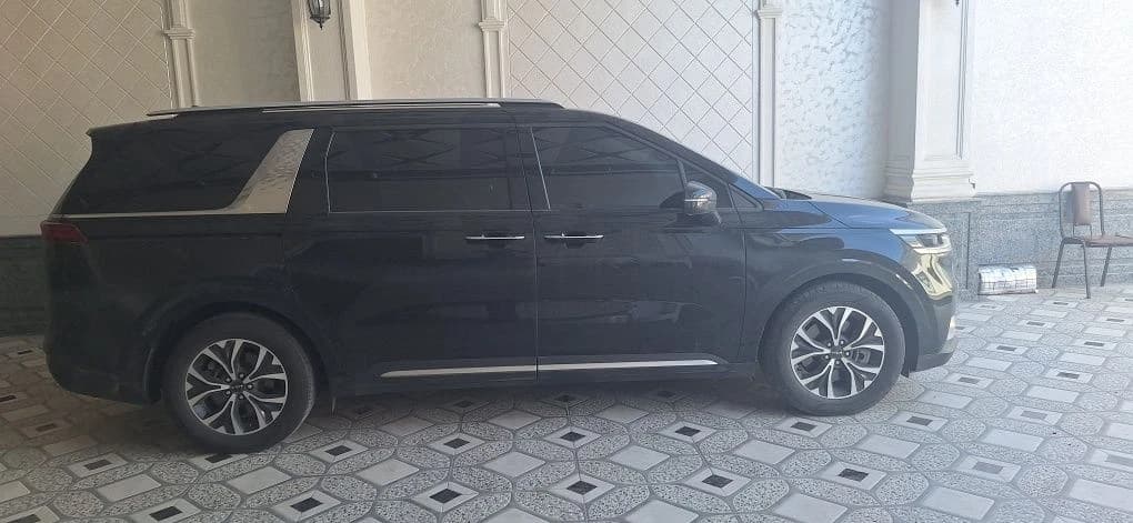 Kia Carnival 2023 — 1