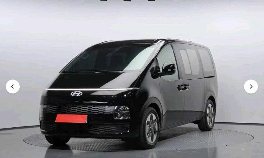 Hyundai Staria 2026 — 1