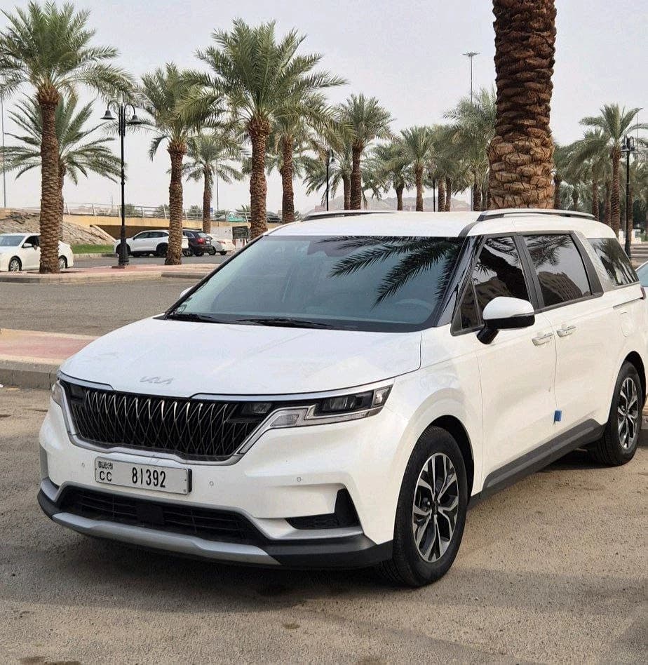 Kia Carnival 2022 — 1