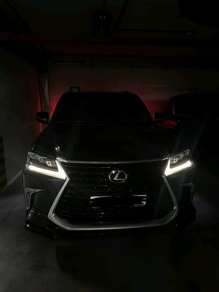 Lexus LX 2017 — 1