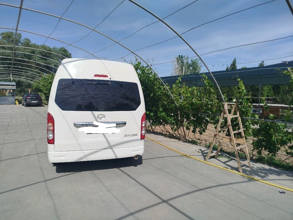 Toyota HiAce 2022 — 6