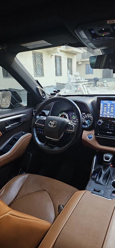 Toyota Highlander 2021 — 1