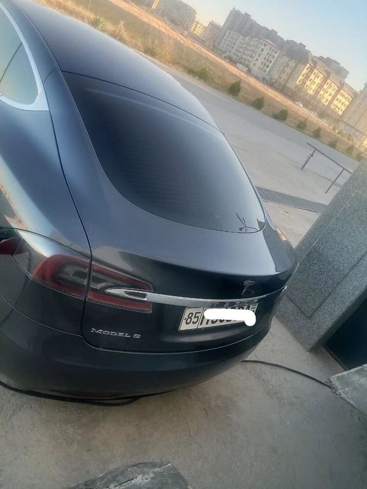 Tesla Model S 2017 — 4