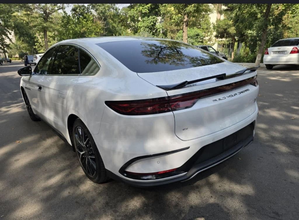BYD Han 2023 — 3