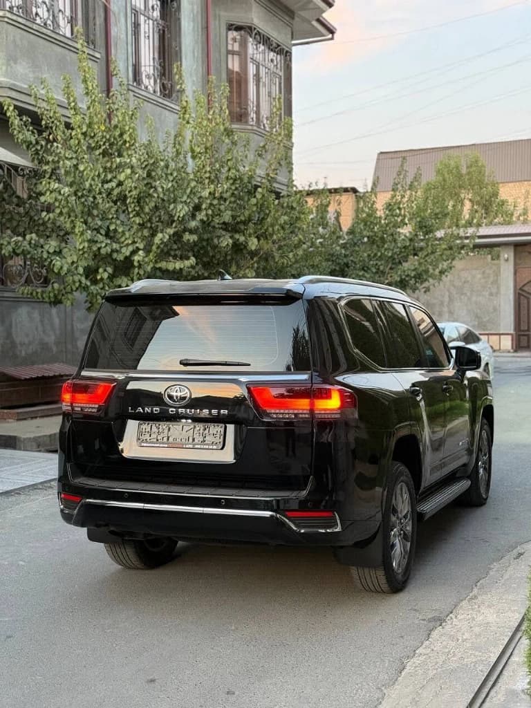 Toyota Land Cruiser 2024 — 4