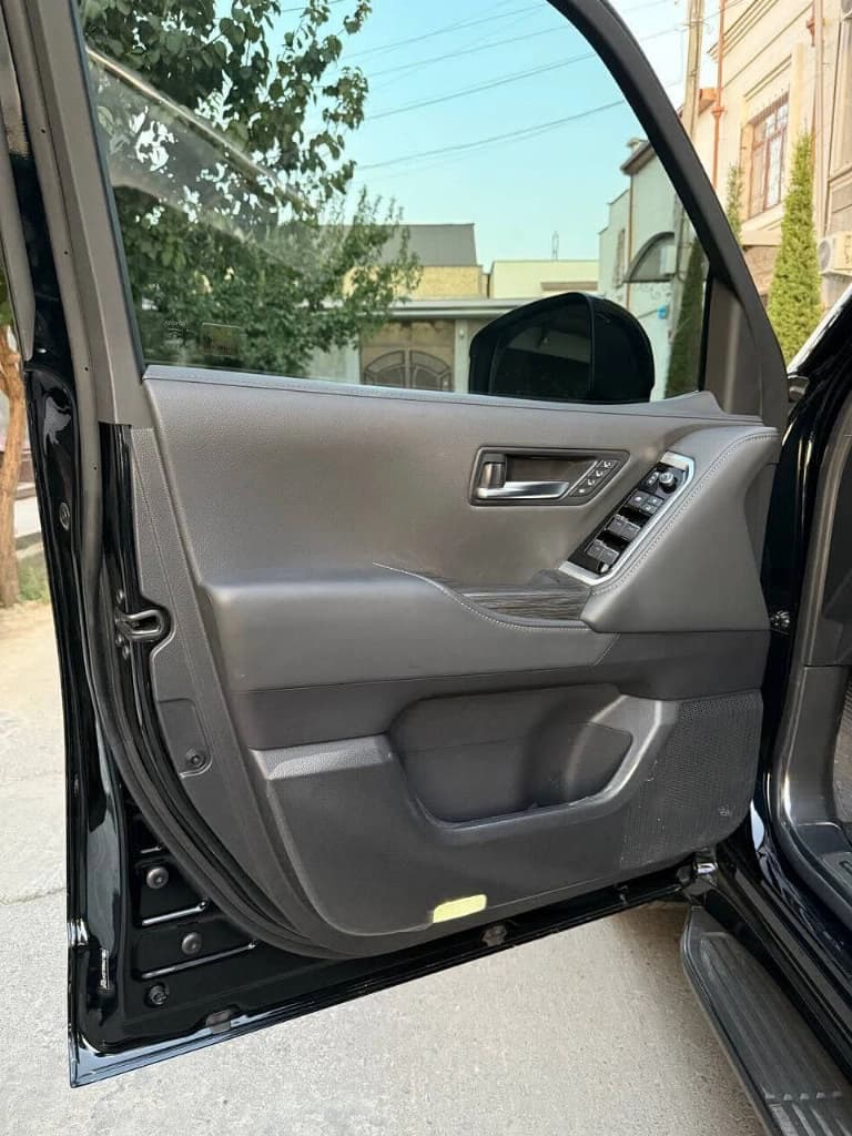 Toyota Land Cruiser 2024 — 10
