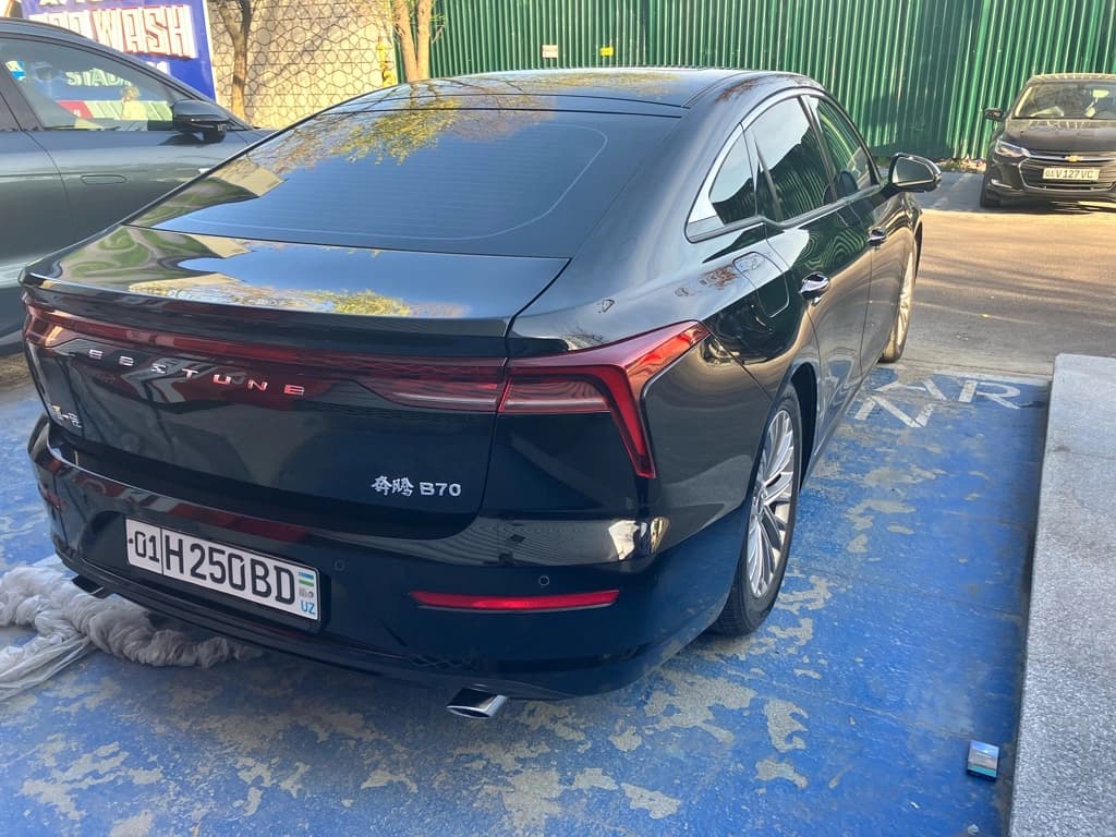 FAW Bestune B70 2023 — 2