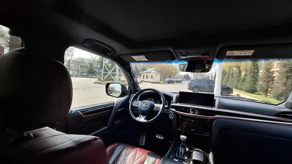 Lexus LX 2019 — 10