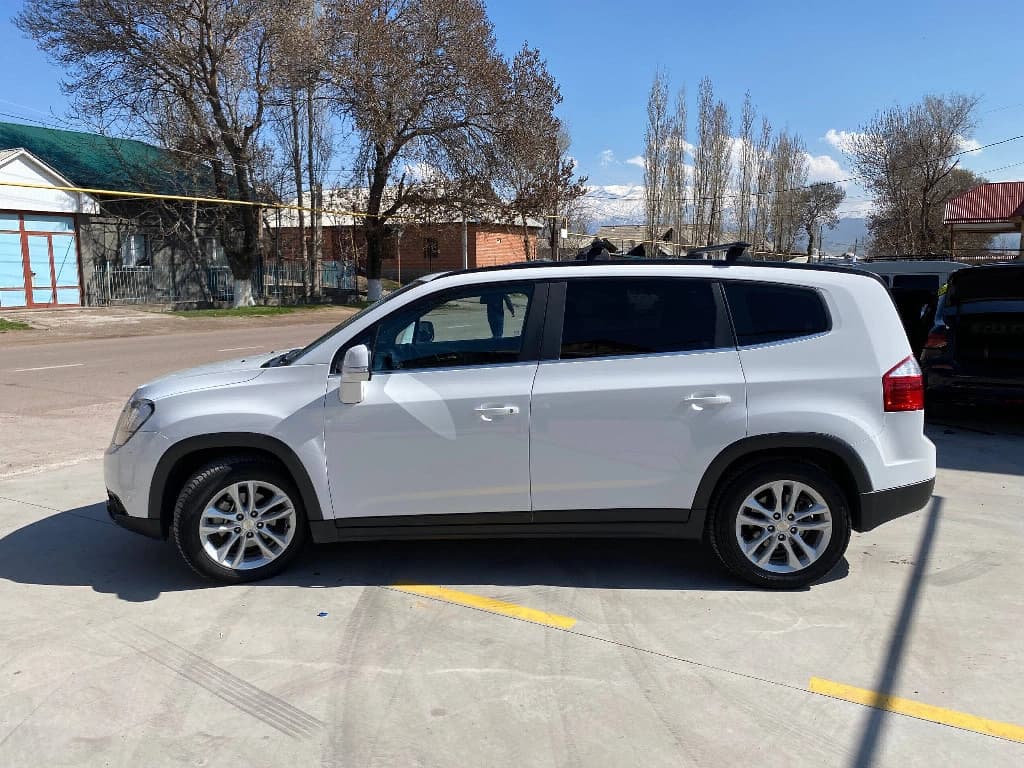 Chevrolet Orlando 2018 — 2