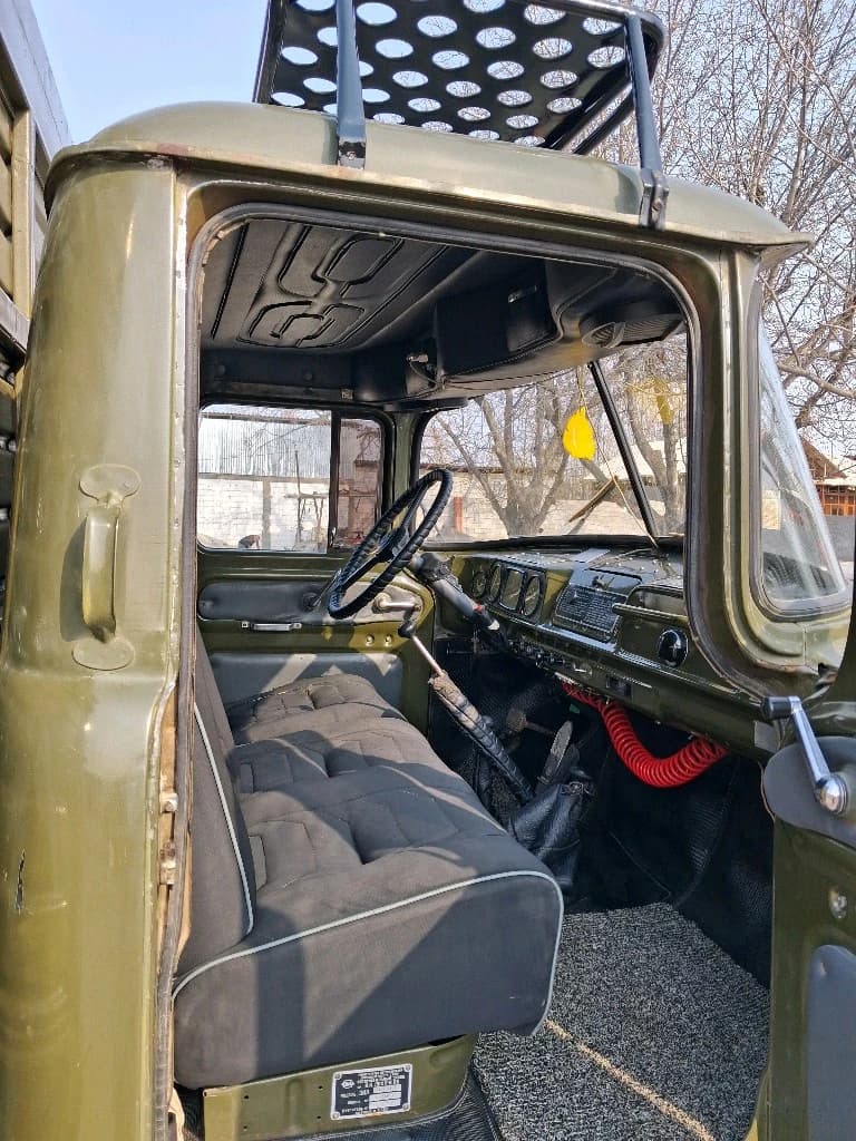 ЗИЛ 4104 1990 — 4