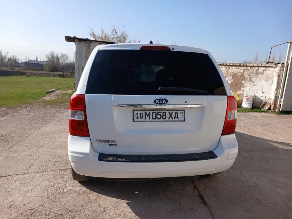 Kia Carnival 2008 — 3