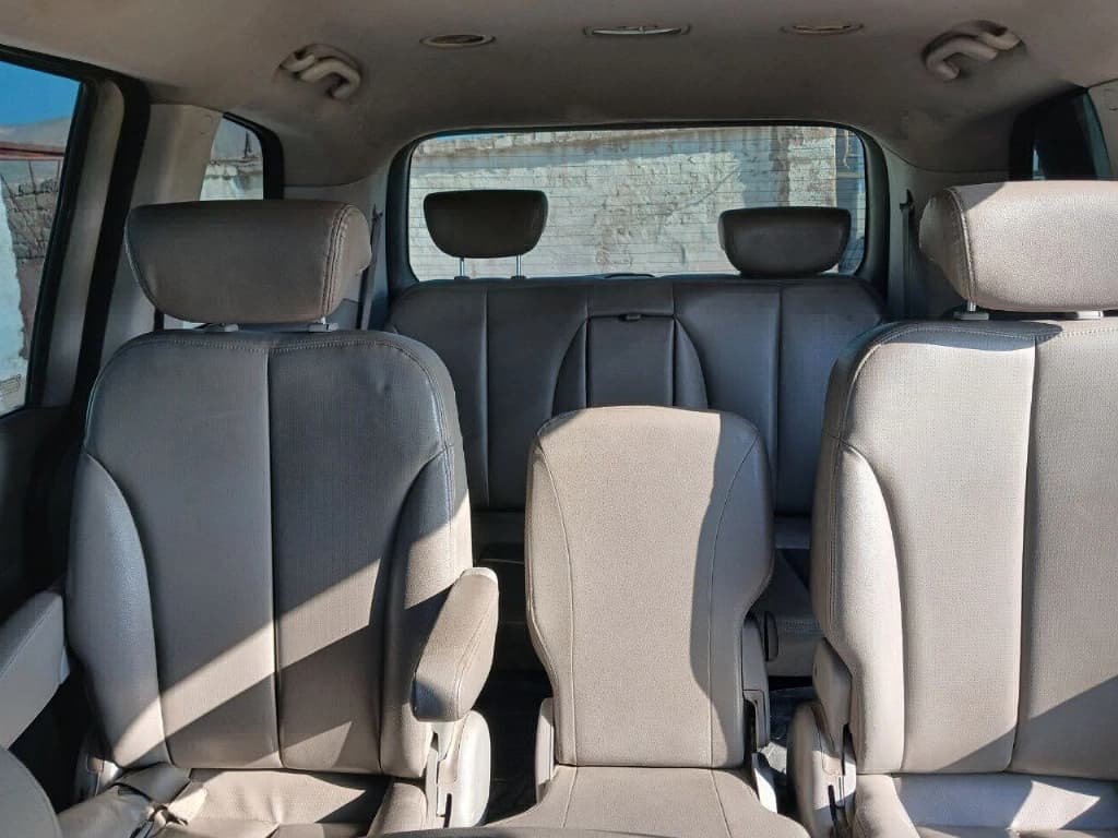 Kia Carnival 2008 — 7