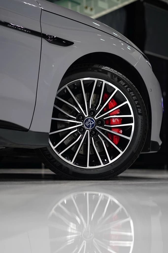 BYD Han 2024 — 6