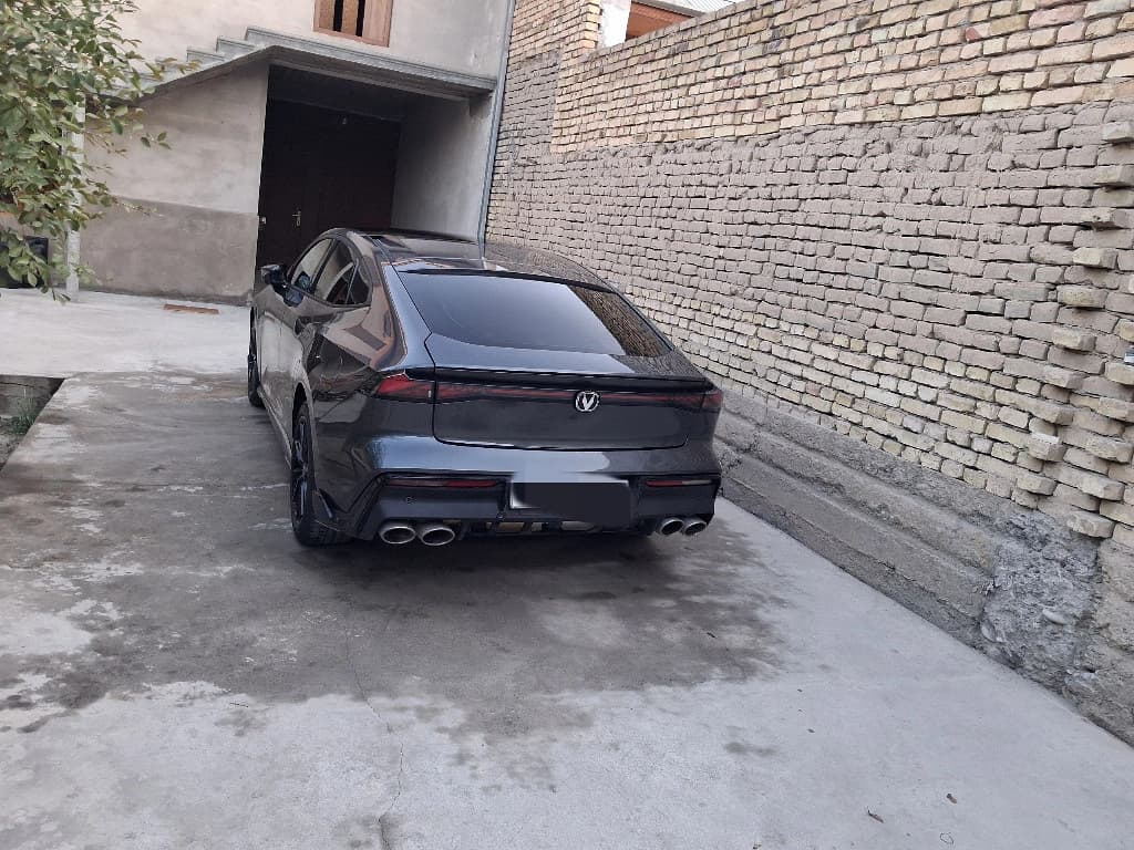 Changan UNI-V 2024 — 3