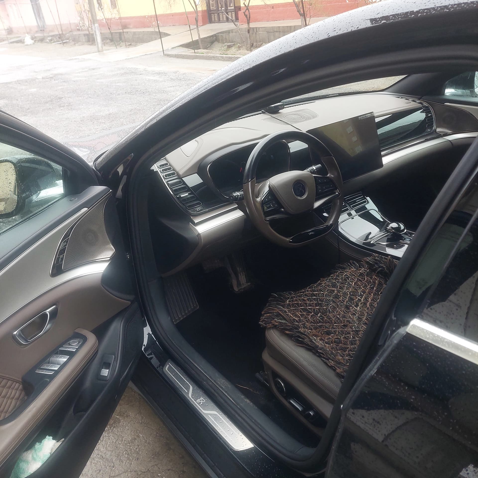 BYD Han 2024 — 3