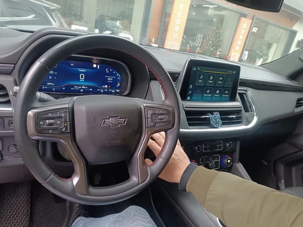 Chevrolet Tahoe 2023 — 4