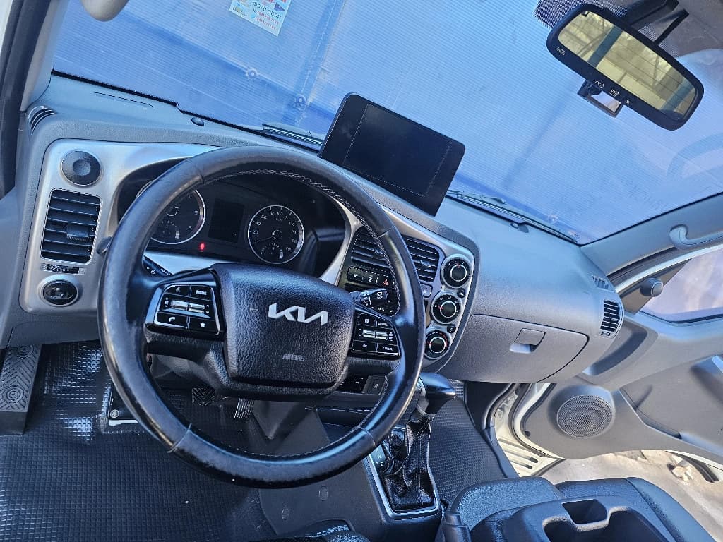 Kia Bongo 2024 — 7