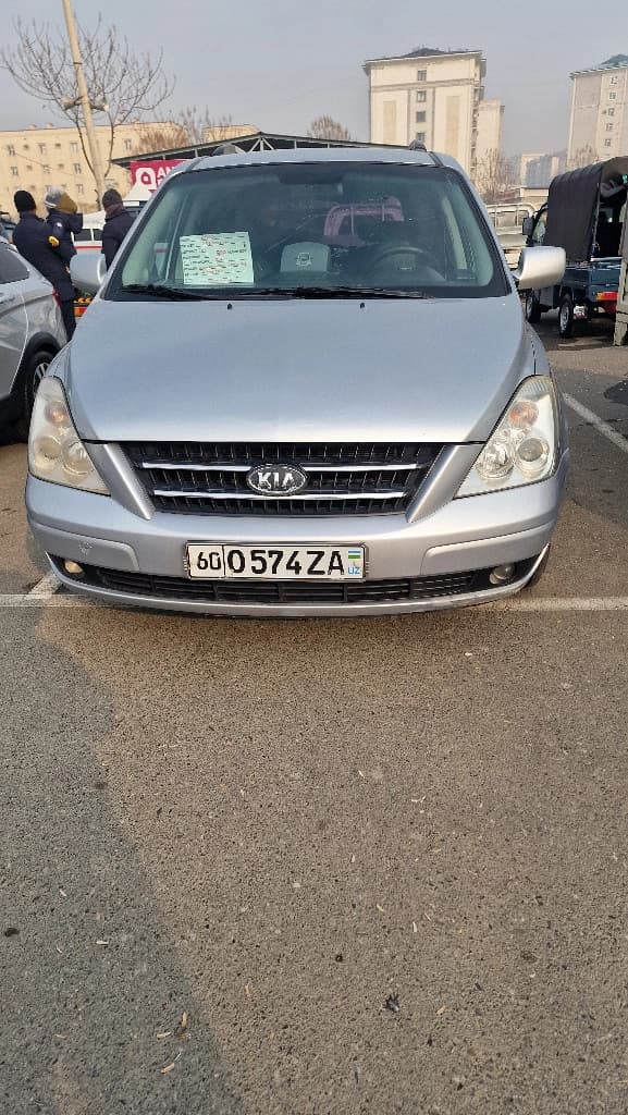 Kia Carnival 2010 — 4
