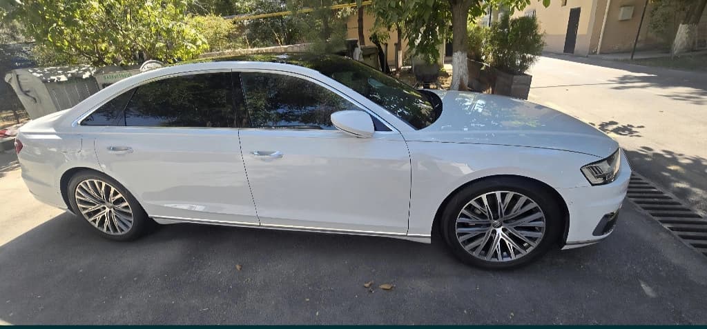 Audi A8 2018 — 1