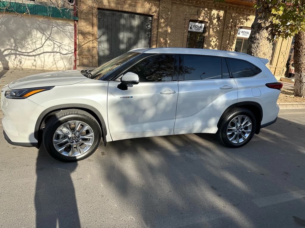 Toyota Highlander 2022 — 1