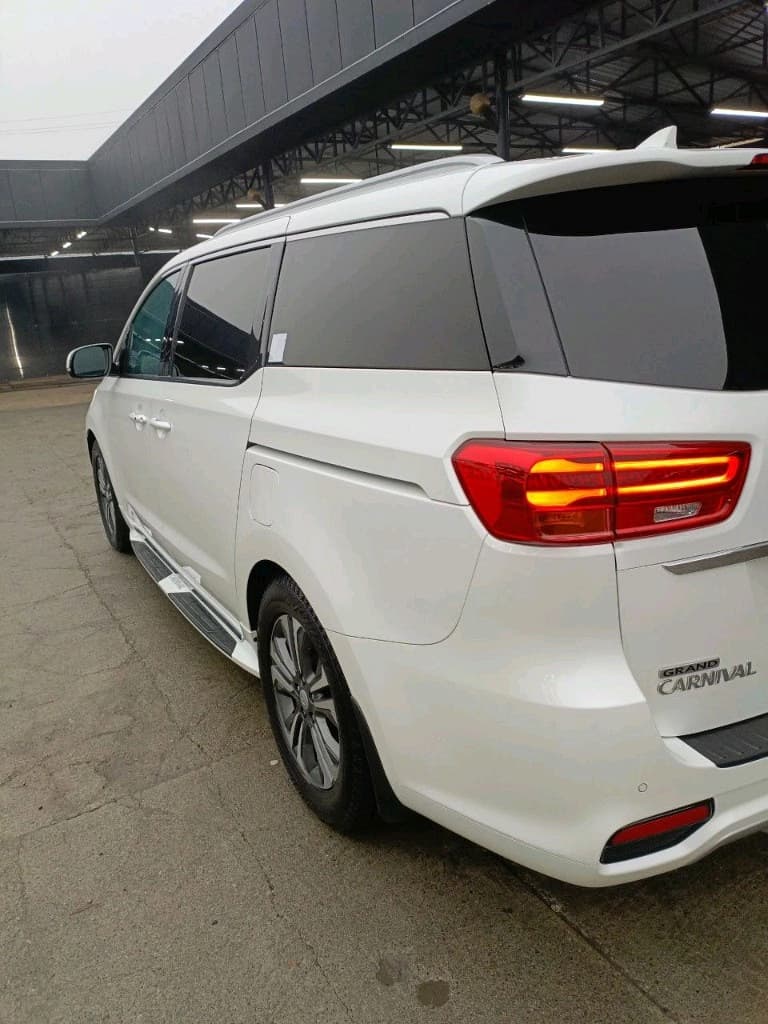 Kia Carnival 2020 — 3