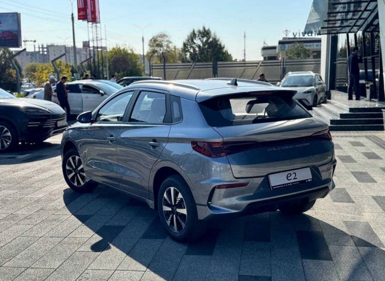 BYD E2 2025 — 4