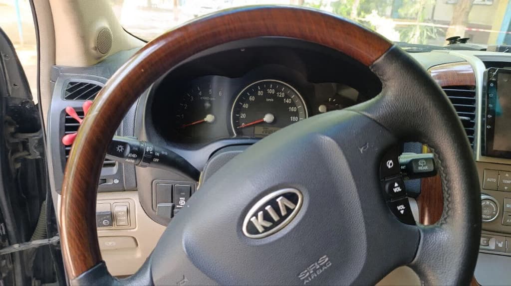 Kia Carnival 2006 — 2
