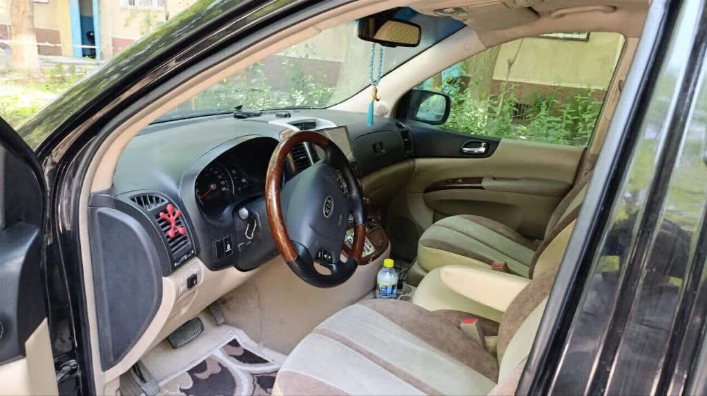 Kia Carnival 2006 — 7