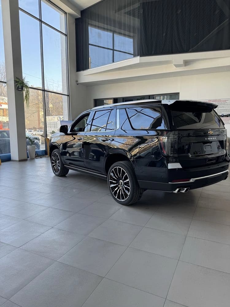 Chevrolet Tahoe 2025 — 3