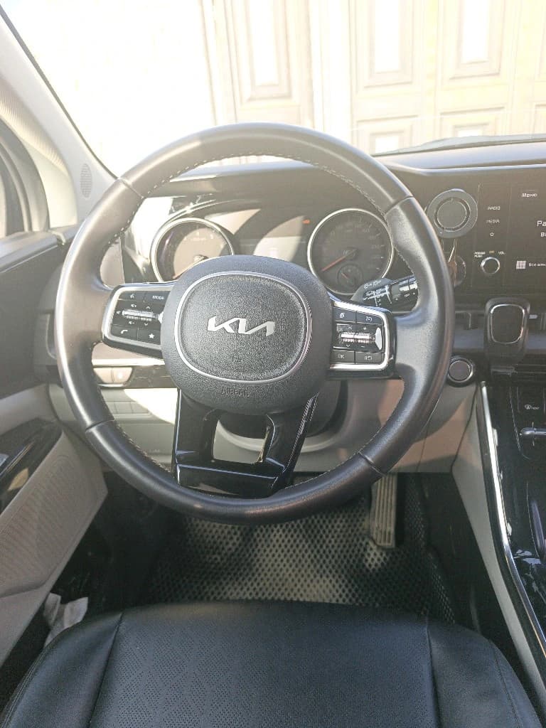 Kia Carnival 2023 — 10
