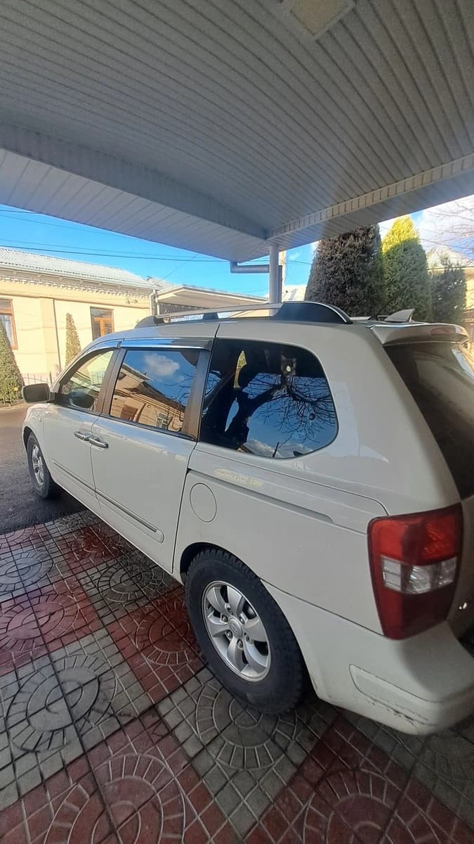 Kia Carnival 2006 — 2