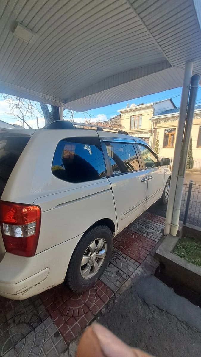 Kia Carnival 2006 — 5