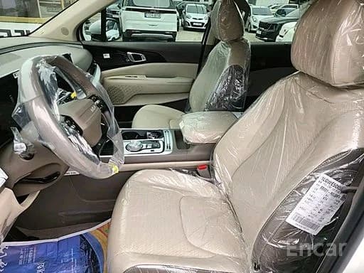 Kia Carnival 2025 — 9