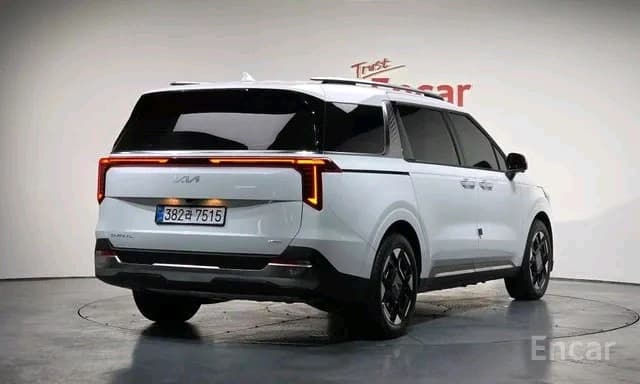 Kia Carnival 2025 — 2