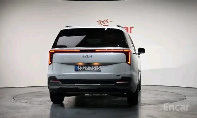 Kia Carnival 2025 — 4