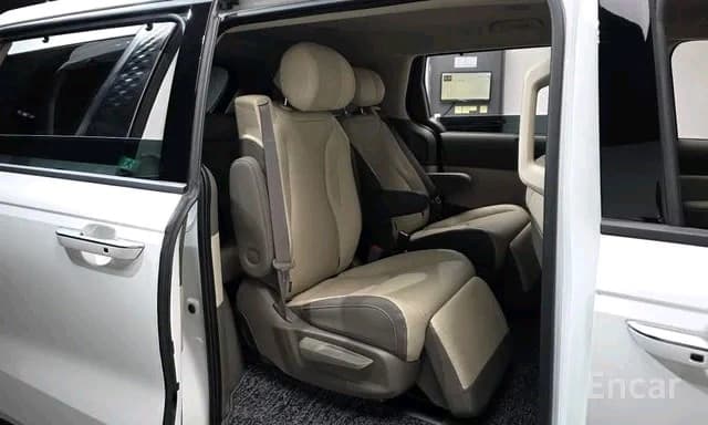 Kia Carnival 2025 — 10