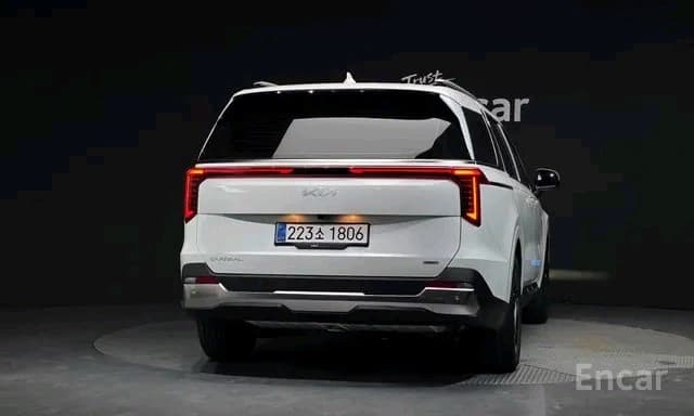 Kia Carnival 2025 — 4
