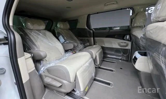 Kia Carnival 2025 — 10