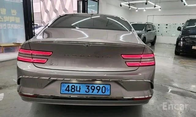 Genesis G80 2025 — 2
