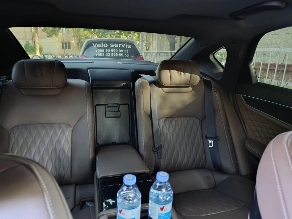 BYD Han 2023 — 10
