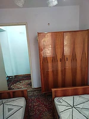 Аренда Район Мирзо Улугбек Максии горкий2/2/450м2Цена 450y.e. — 4