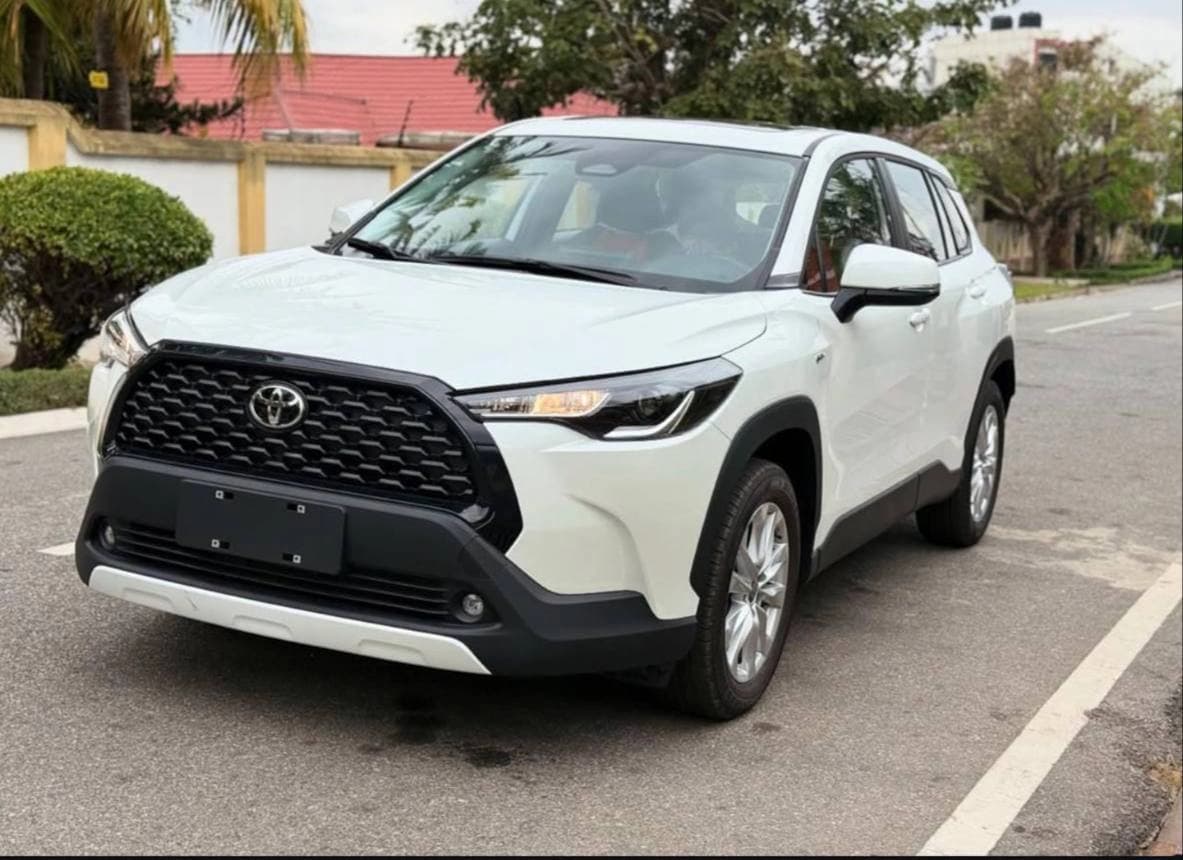 Тойота Королла Кросс 2.0hyb CVT (196 л.с.) 2025 — 1
