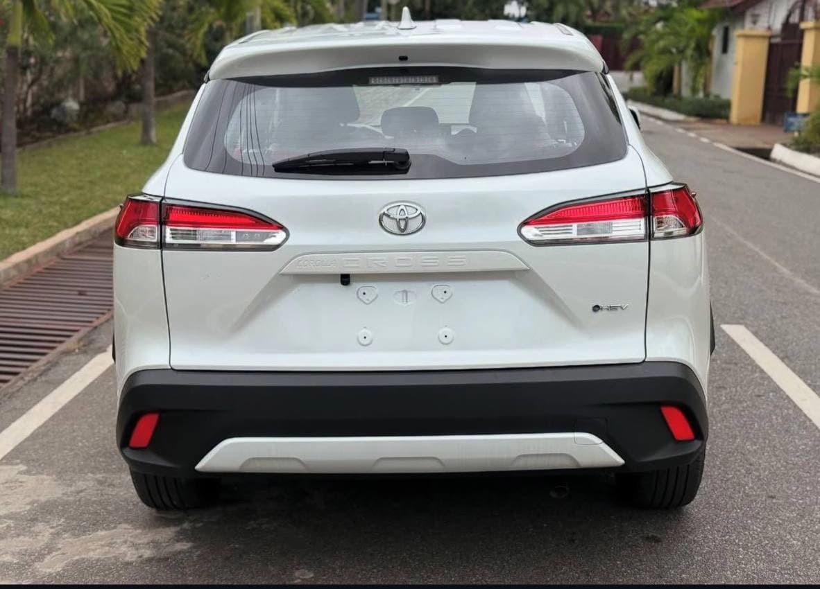 Тойота Королла Кросс 2.0hyb CVT (196 л.с.) 2025 — 4