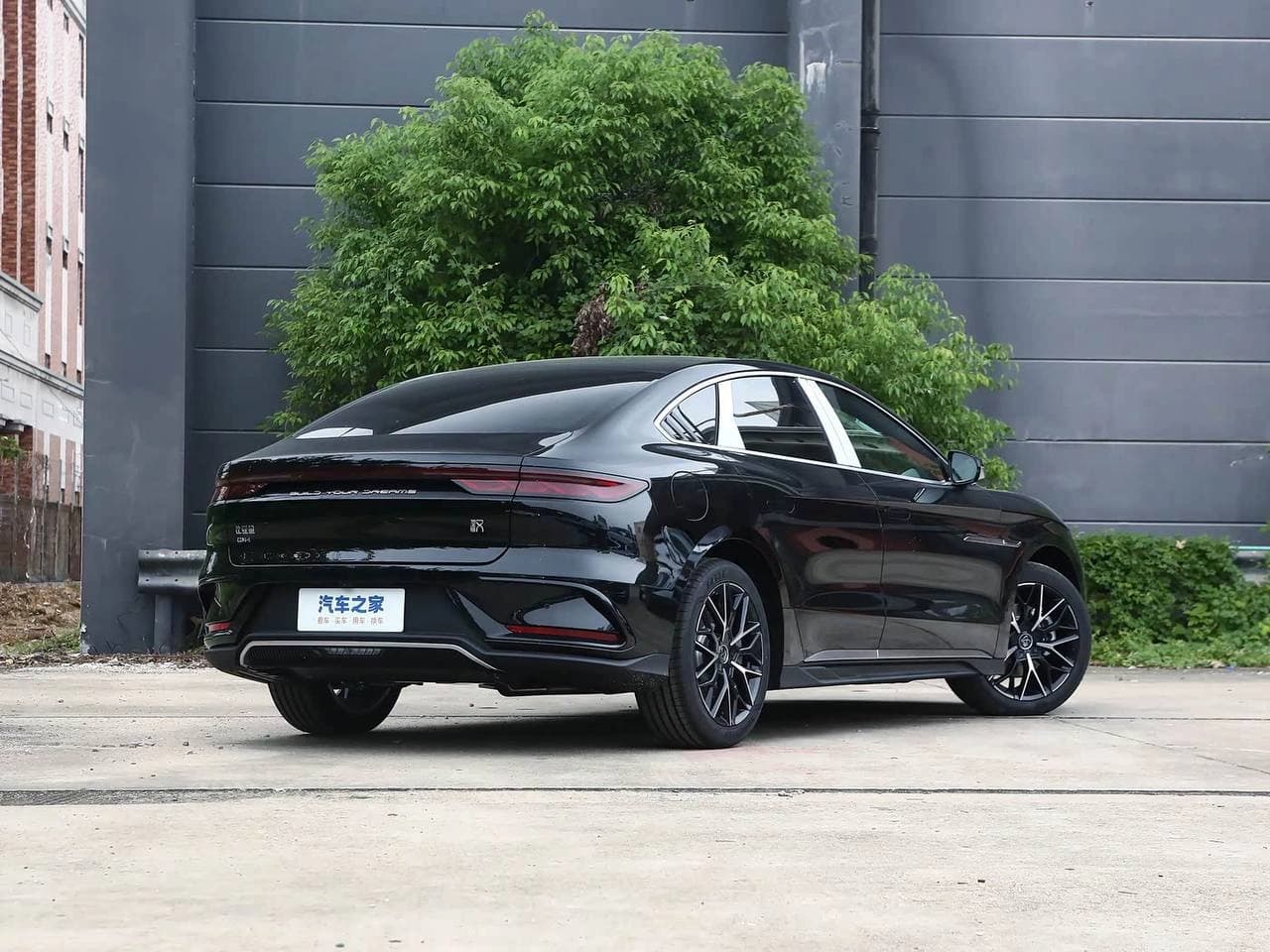 BYD Han 2024 — 8