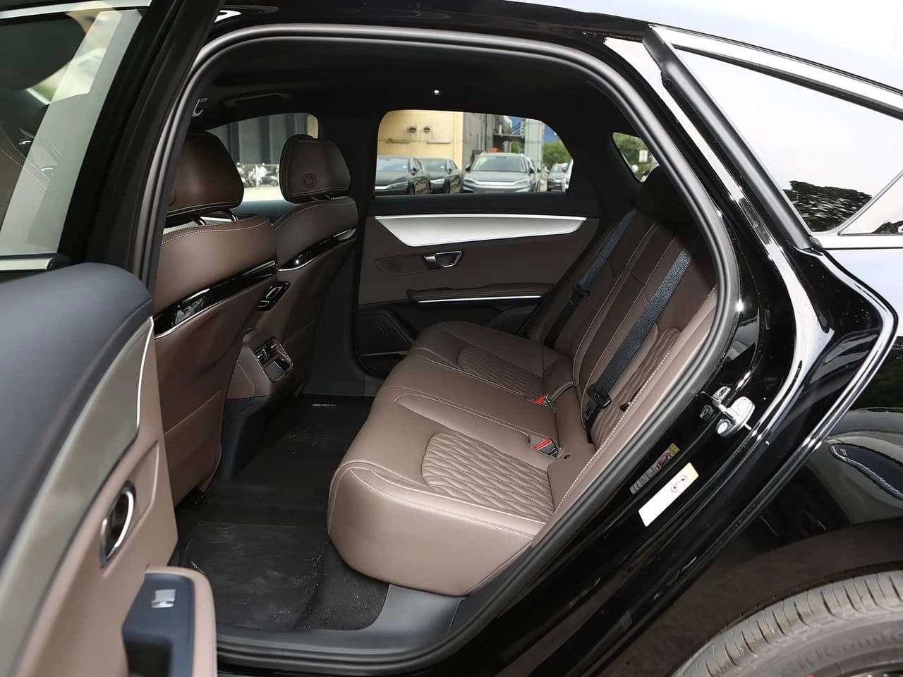 BYD Han 2025 — 6