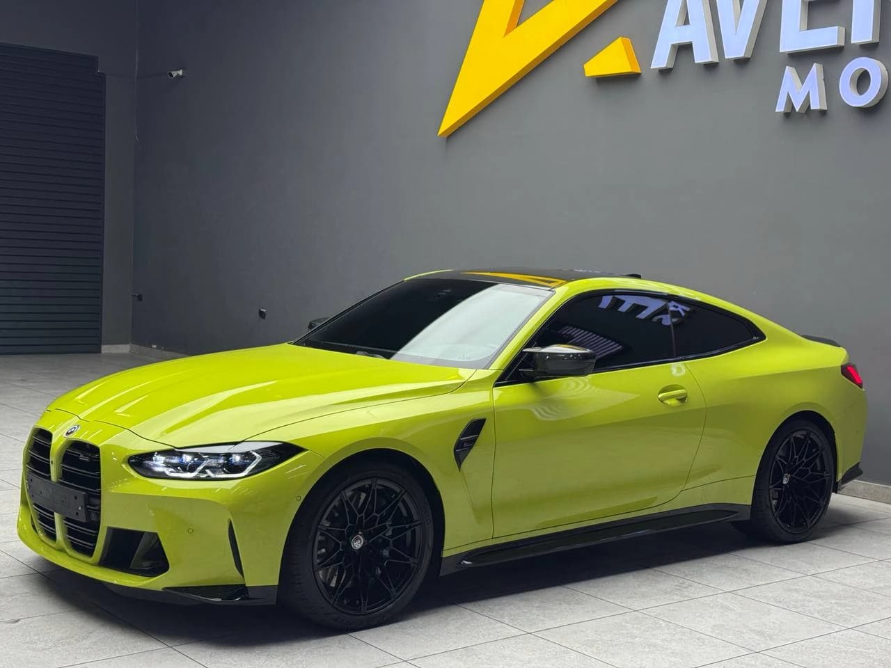 BMW M4 2023 — 2